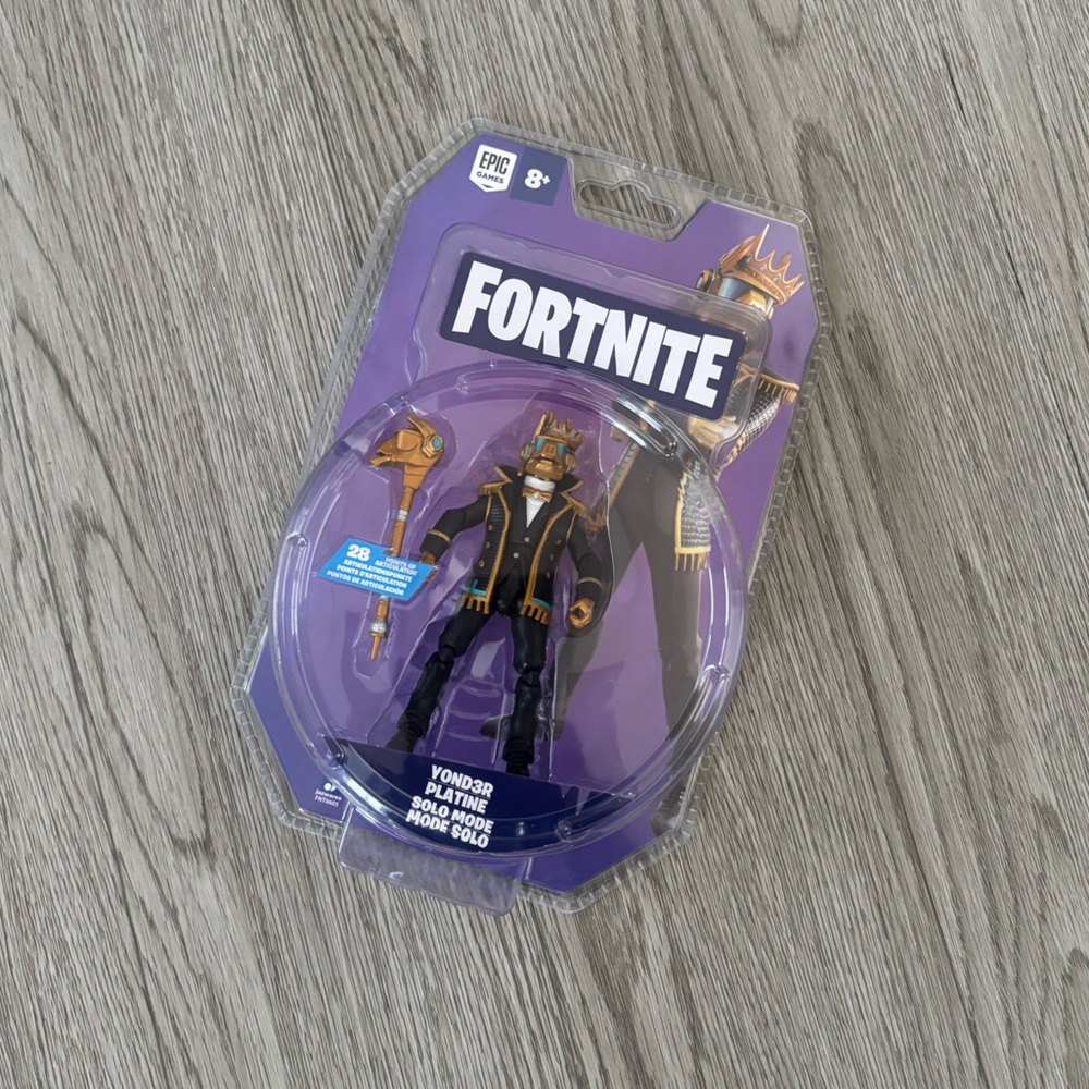 5/$25✨Fortnite Action Figure with Purple and Gold Outfit